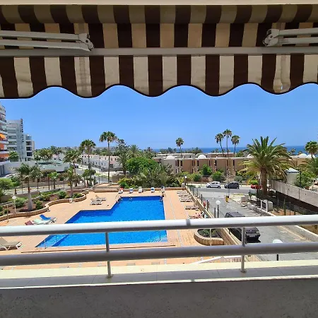 Borinquen Only 280 Meters To The Beach, Balcony With Sea View, Heated Pool, Wifi * Playa de las Américas