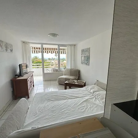 Borinquen Only 280 Meters To The Beach, Balcony With Sea View, Heated Pool, Wifi Playa de las Américas